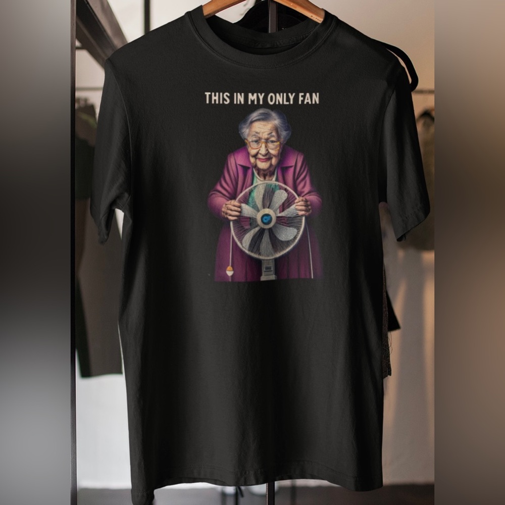 Only Fans Old Lady With Her Only Fan | Halloween Men’s Black Tee NWT